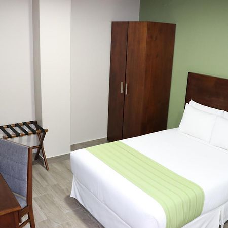 Hotel San Agustin Plaza Latacunga Exteriör bild