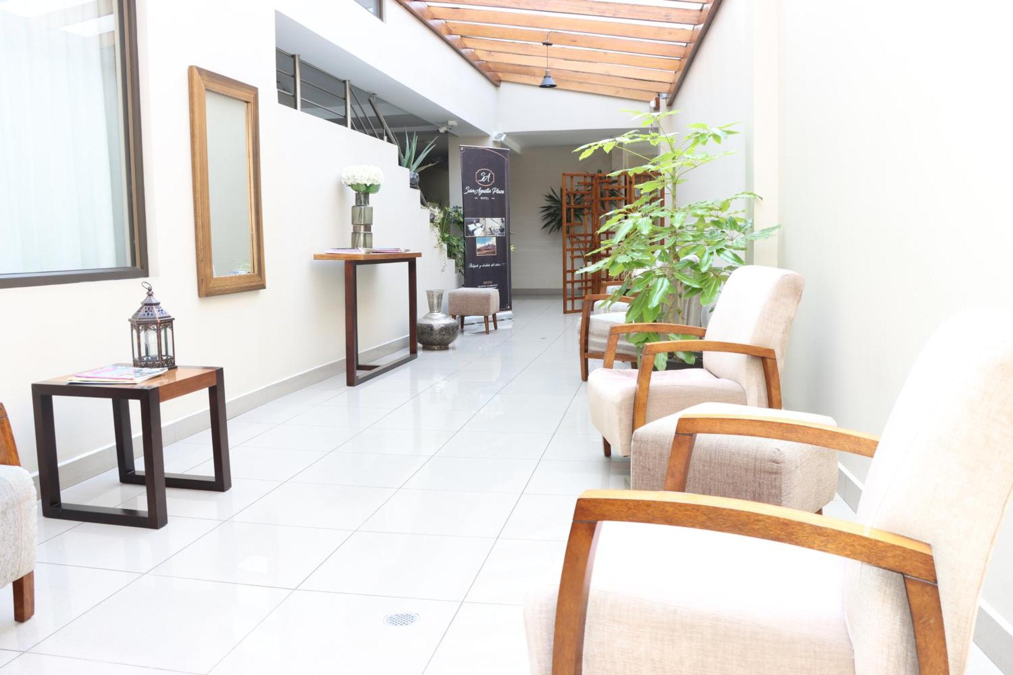 Hotel San Agustin Plaza Latacunga Exteriör bild