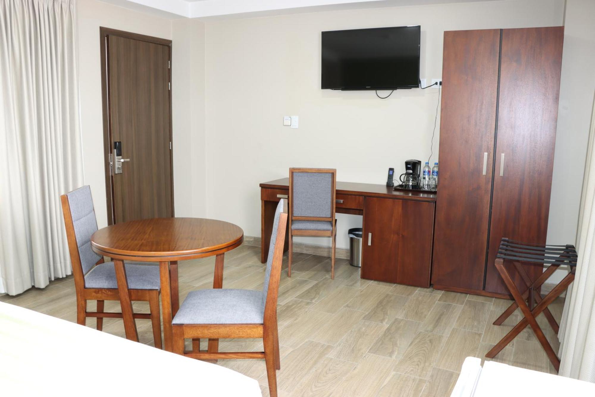 Hotel San Agustin Plaza Latacunga Exteriör bild