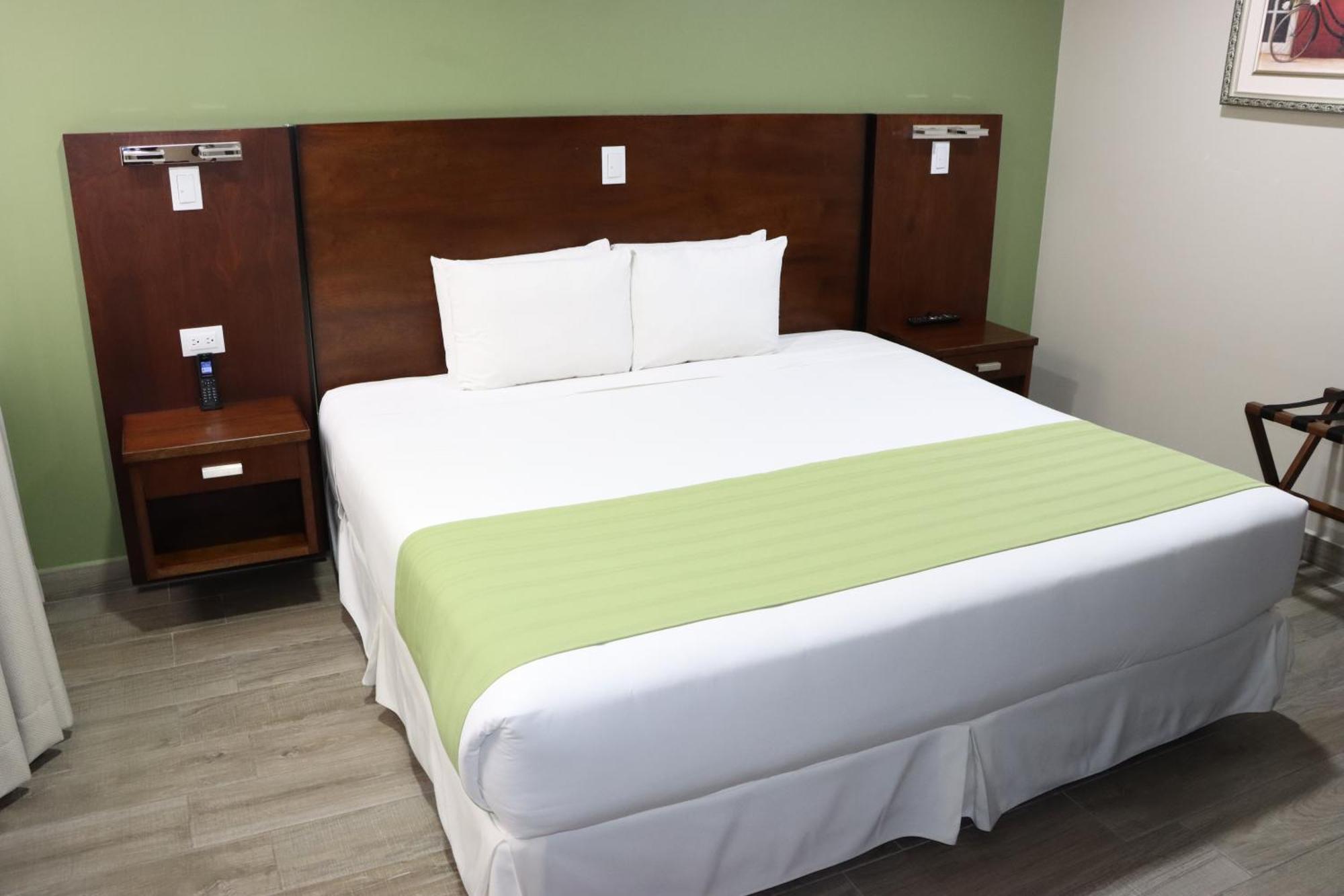Hotel San Agustin Plaza Latacunga Exteriör bild