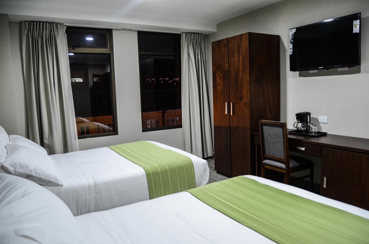 Hotel San Agustin Plaza Latacunga Exteriör bild